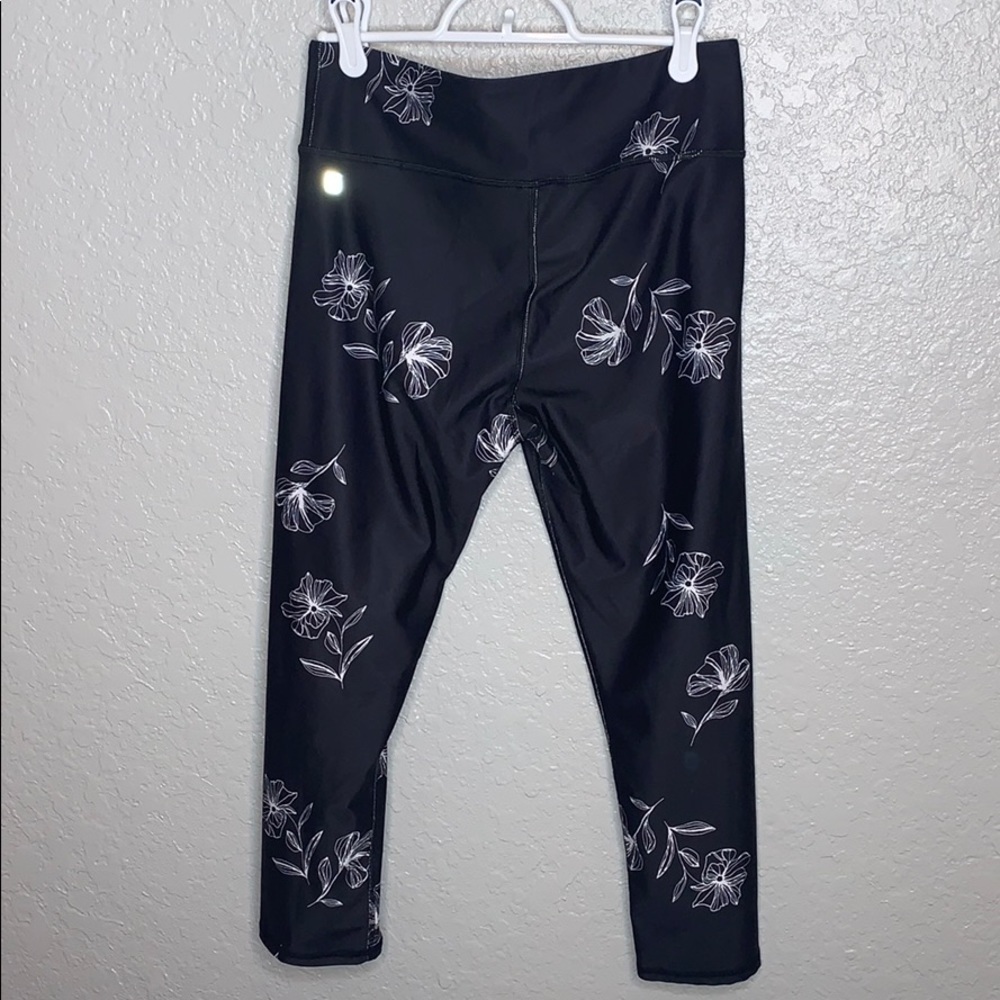 Fabletics Flower Print Black And White Leggings - image 5